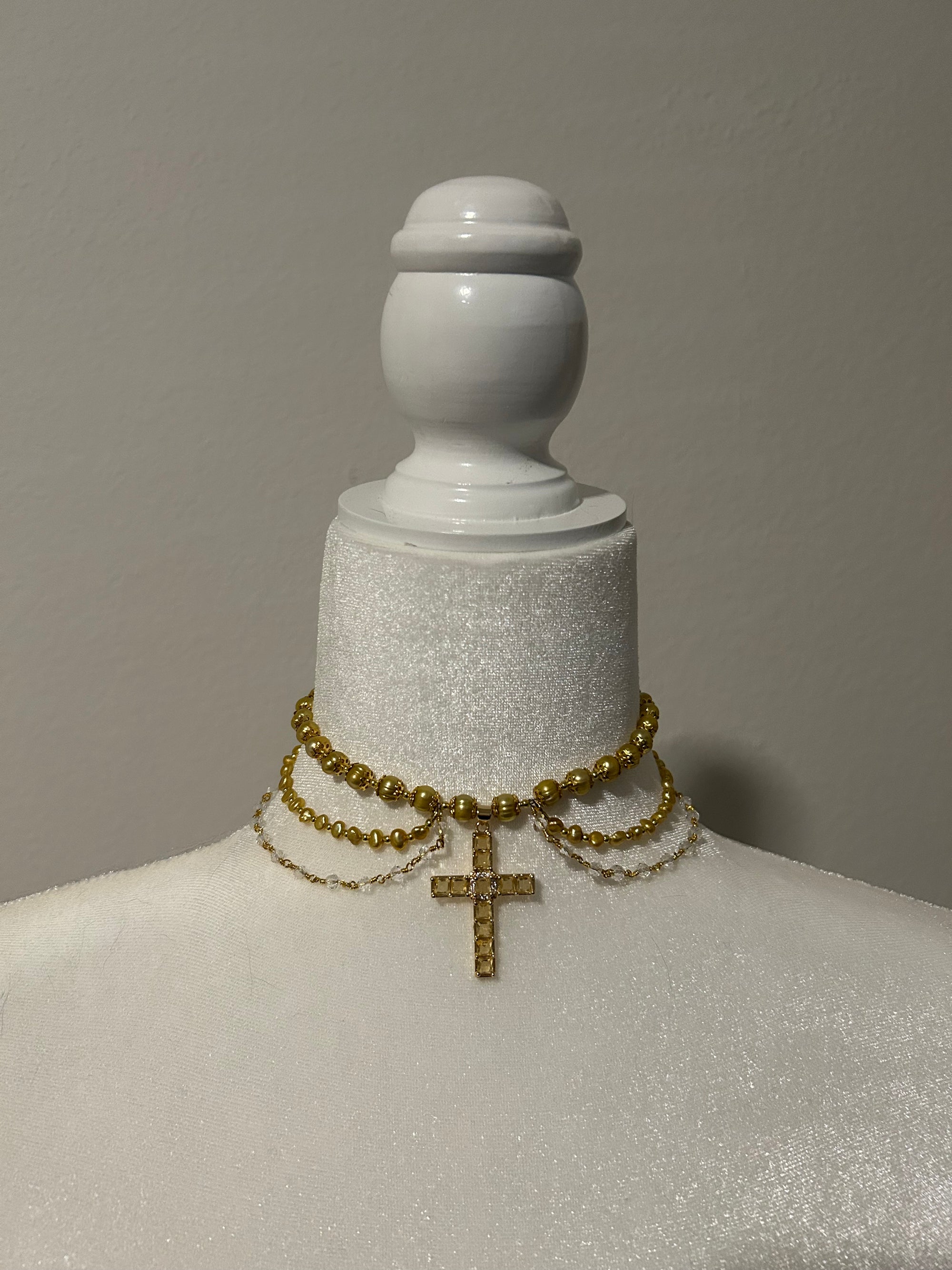 The Arya Chandelier Choker